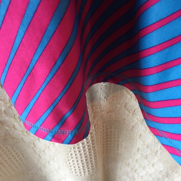 Very nice women’s Nike tank top Sz XL - bright! - Picture 5 of 8